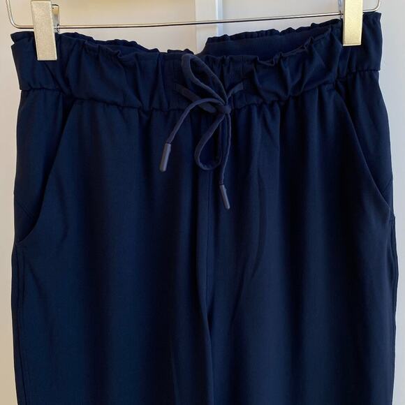 NWOT Lululemon Navy Keep Moving Jogger Luxtreme High-Rise Athleisure Pant 4 - Picture 2 of 6